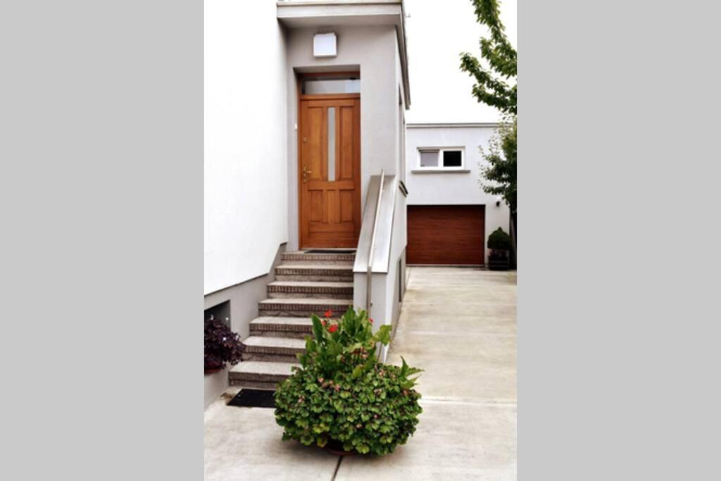 Modern Apartment In Tarnów Exterior foto